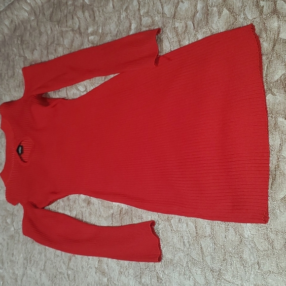 Dress - Picture 2 of 4